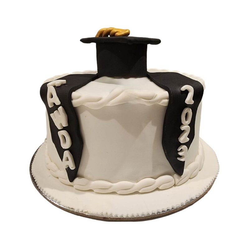 كيكة تخرج مع قبعة سوداء - 2.5 كيلو